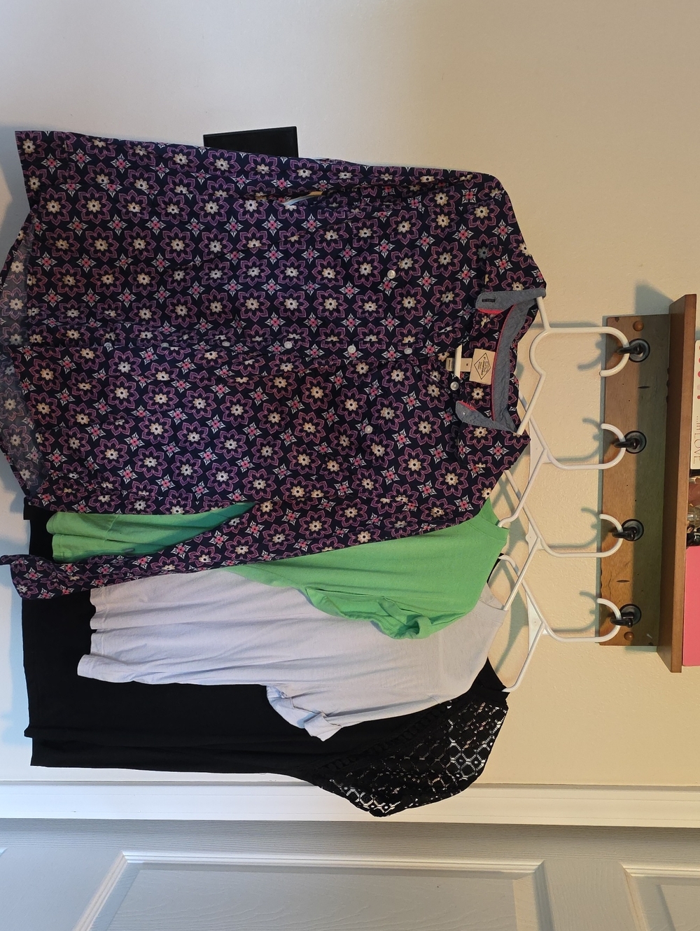 Womens Bundle Sz Med 4 Shirts
